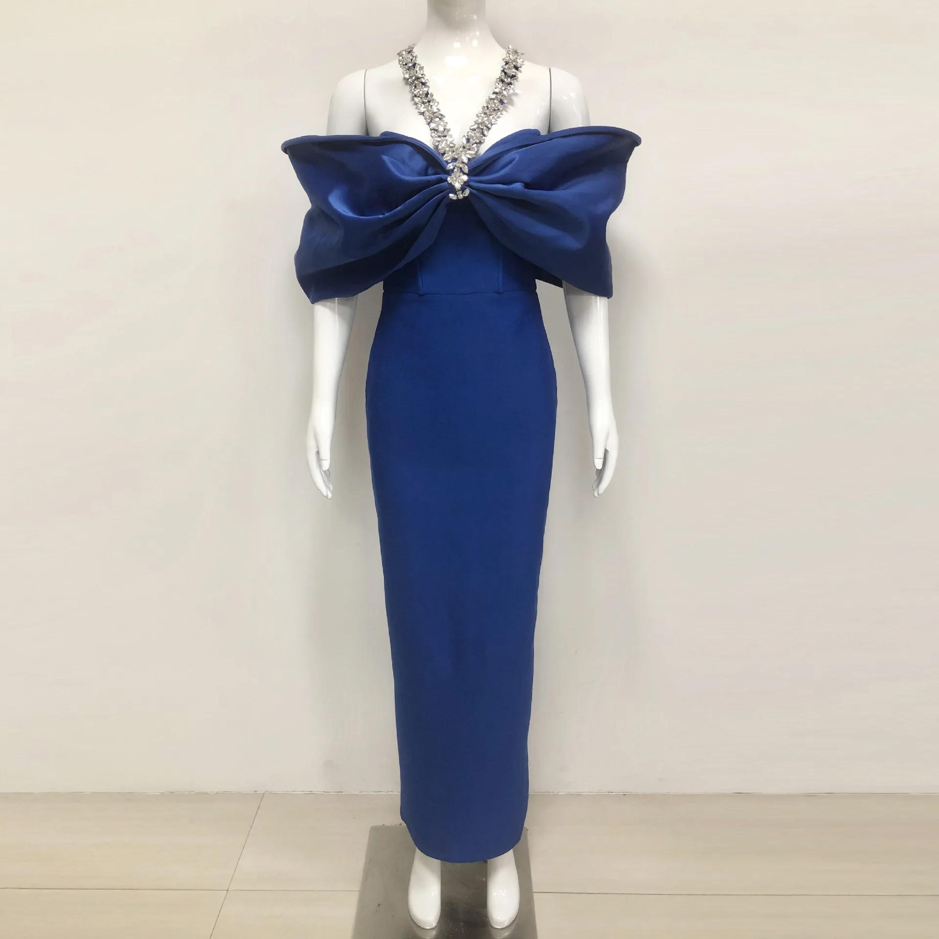 Blaues schulterfreies Bogen-elegantes Geburtstagspartykleid für Frauen 2025, Sommer, neue figurbetonte Neckholder-Abendkleider, modisches Abendkleid