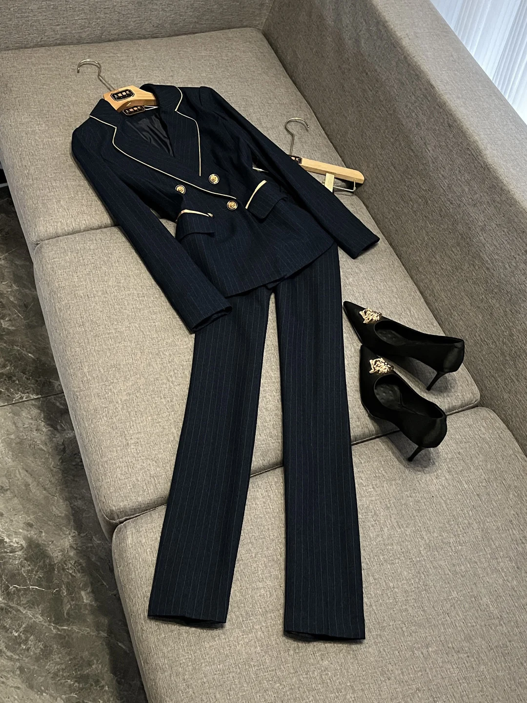 

Новинка 2023 года, женский профессиональный костюм, модный Ele Godd Sle, высококачественная официальная одежда, осенняя коллекция X23