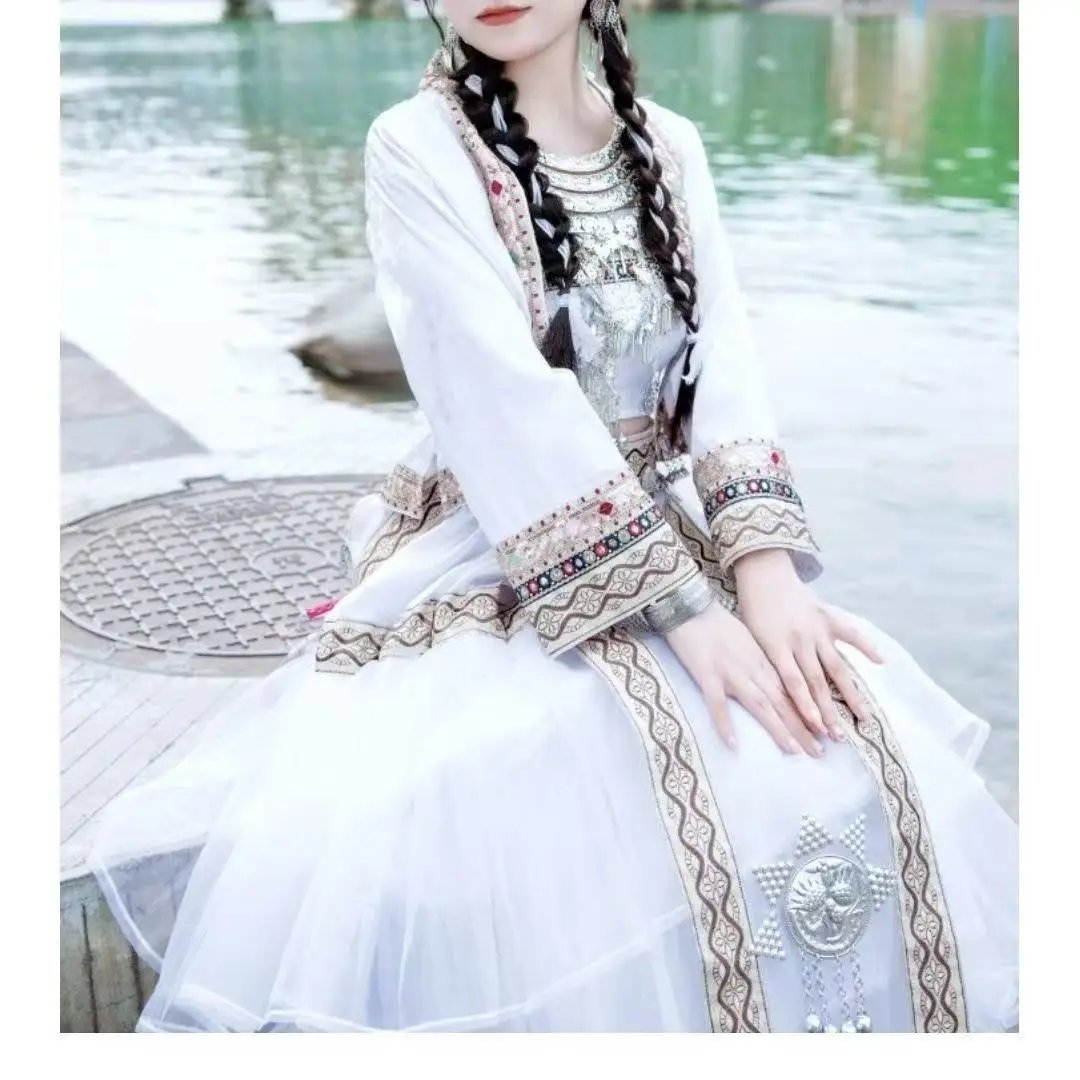 2026 Spring New Hmong Costume Women's Traditional Chinese Clothes Carnival Miaojiang Girls Cosplay Costume Han Suits Female