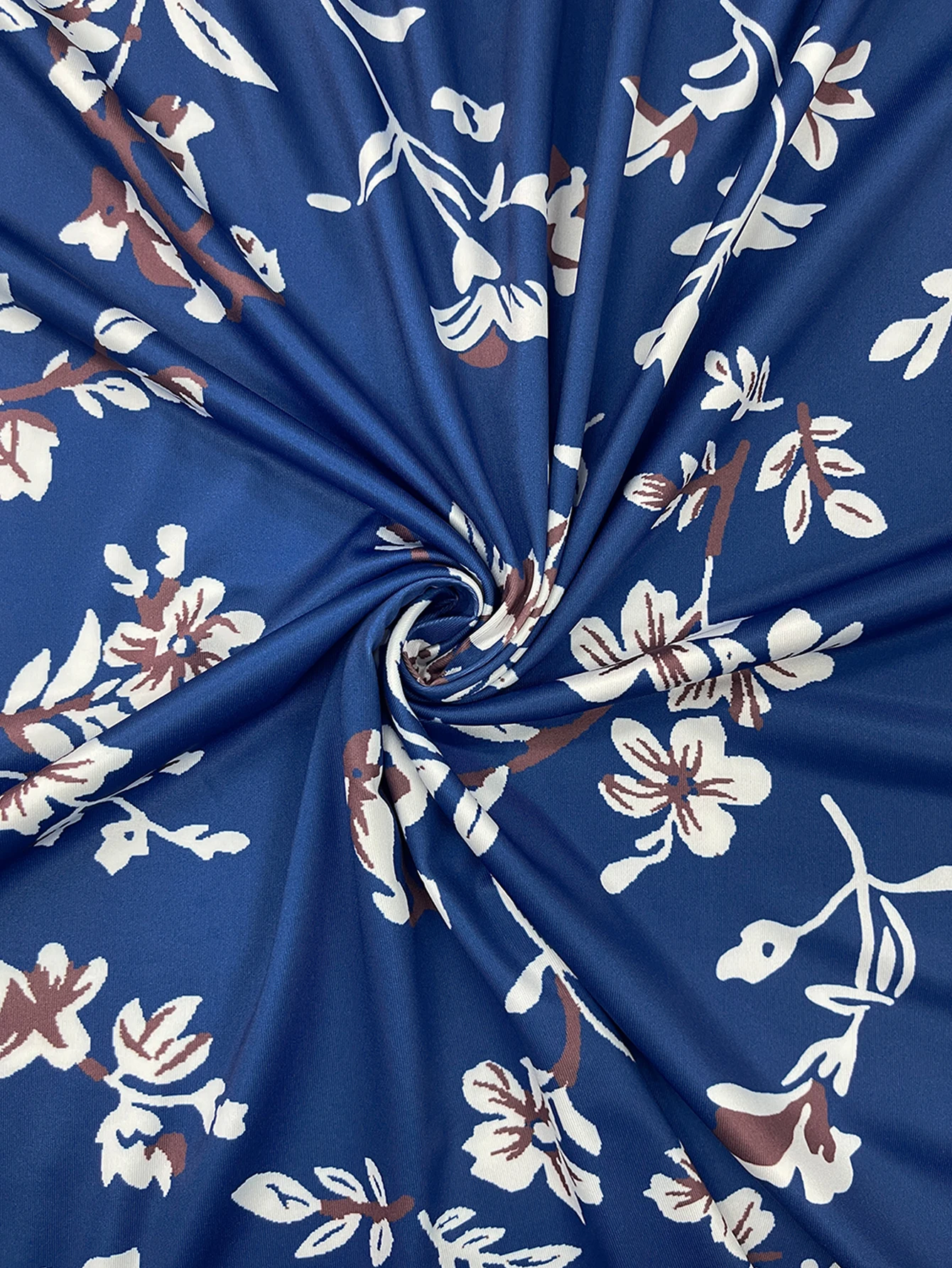 Übergröße Blaues Babydoll-Midikleid mit Kleinen Blumen, Rundhalsausschnitt, Halblange Ärmel, Taschen, Strandkleid für Kurvige Figur – Detail 4