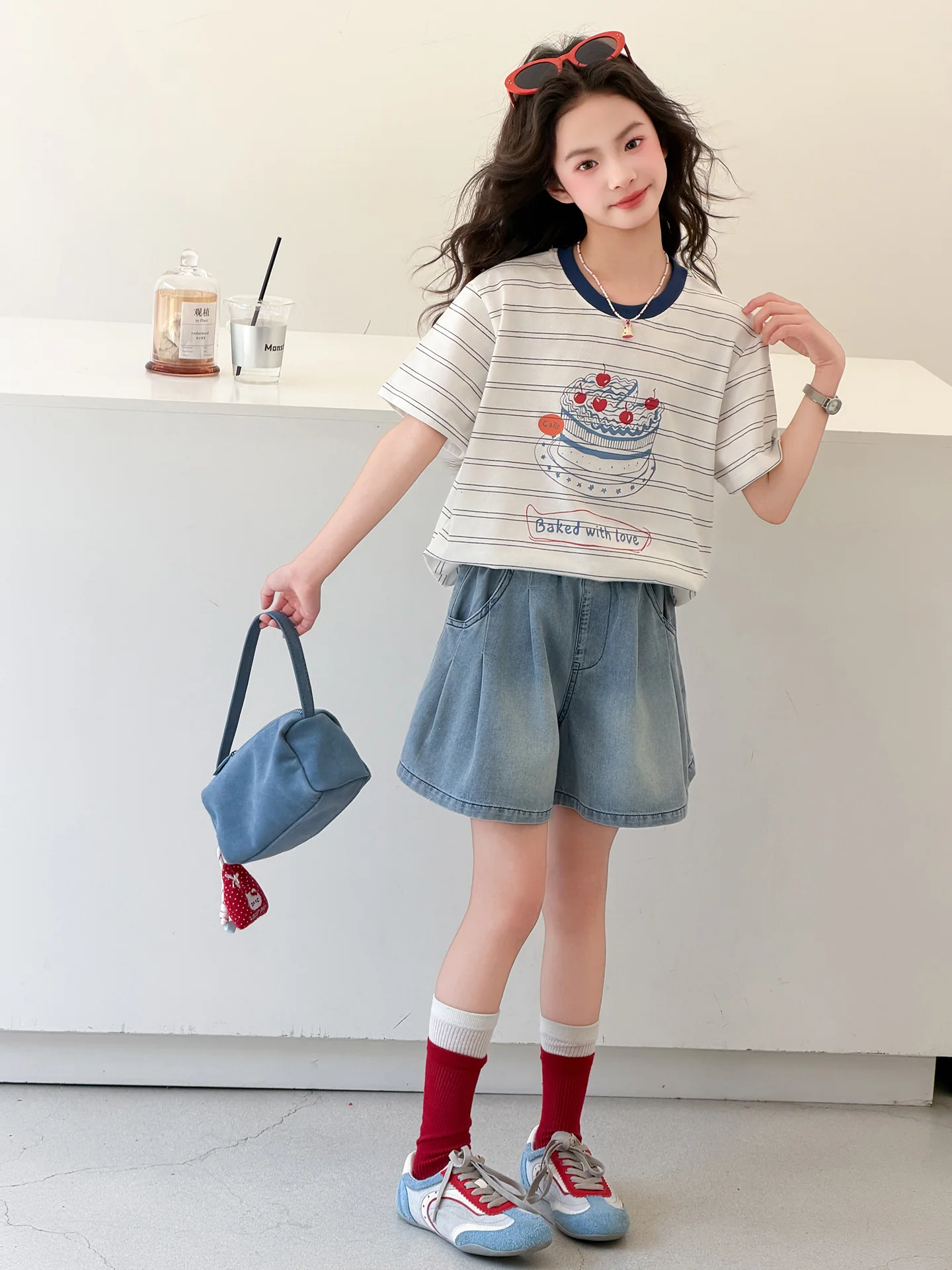 ラ・シャペル-ガールズ-サマーアウトフィット-2026-新スタイル-トレンドtシャツとデニムショートパンツのツーピースセット-子供用-4歳から4歳向け