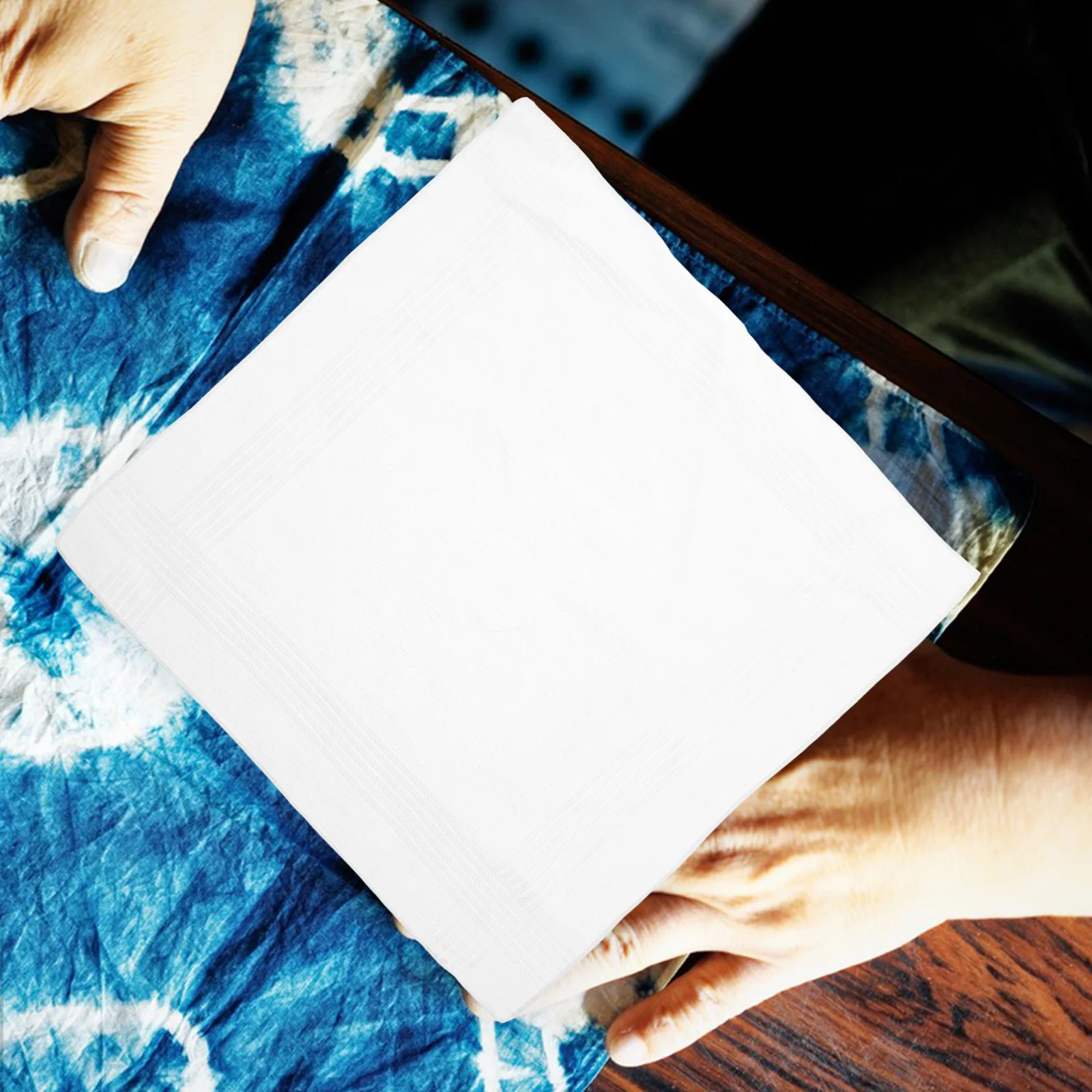 Белый хлопковый носовой платок