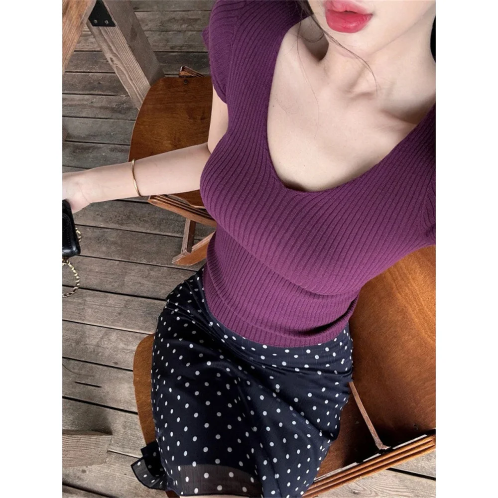 بلوفر نسائي صيفي مثير موديل 2025 بأكمام قصيرة متماسكة أساسية بلوفر مرن ضيق للسيدات ملابس الشارع الشهير أساسيات تي شيرت على الطراز الكوري