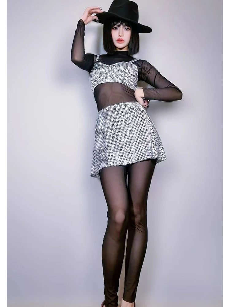 

Высококачественный топ на бретельках со стразами + юбка + сексуальный черный сетчатый комбинезон, комплект из трех предметов, новинка 2025 года, модная женская одежда на заказ