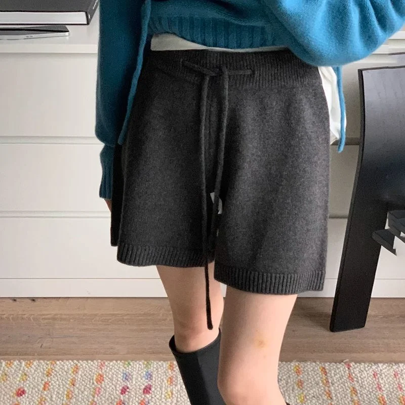 Graue Strickwoll-Shorts für Damen, Frühling und Herbst, europäische Waren, Oberbekleidung, hohe Taille, mittlere Hose, A-Linie, Base-Boot-Hose, lässig