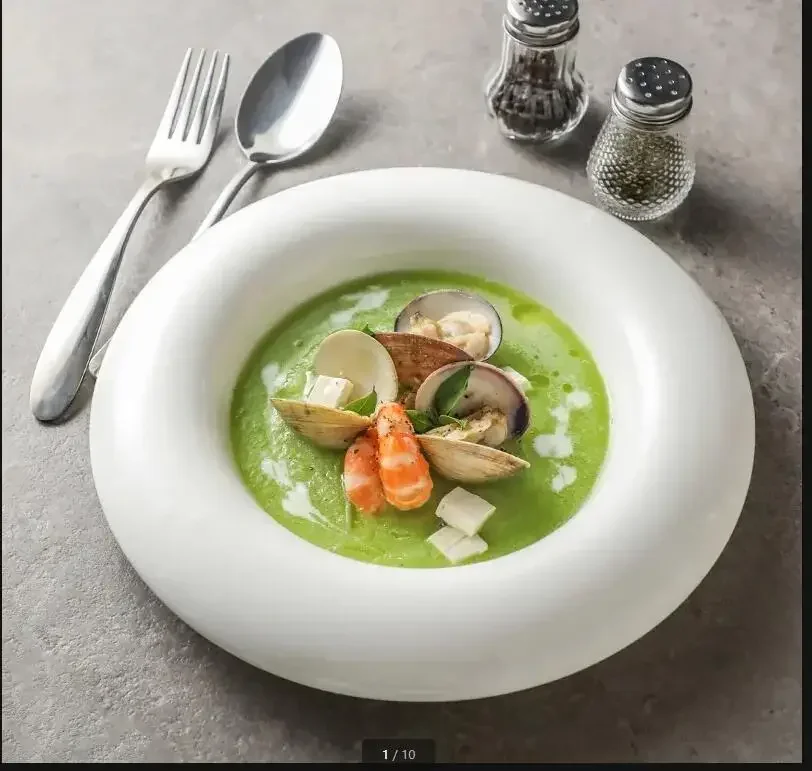 白い陶器のディナープレート、デザートボウル、洋食器、スーププレート、フルーツ皿、サラダボウル、サービングプレート、刺身皿、麺鉢