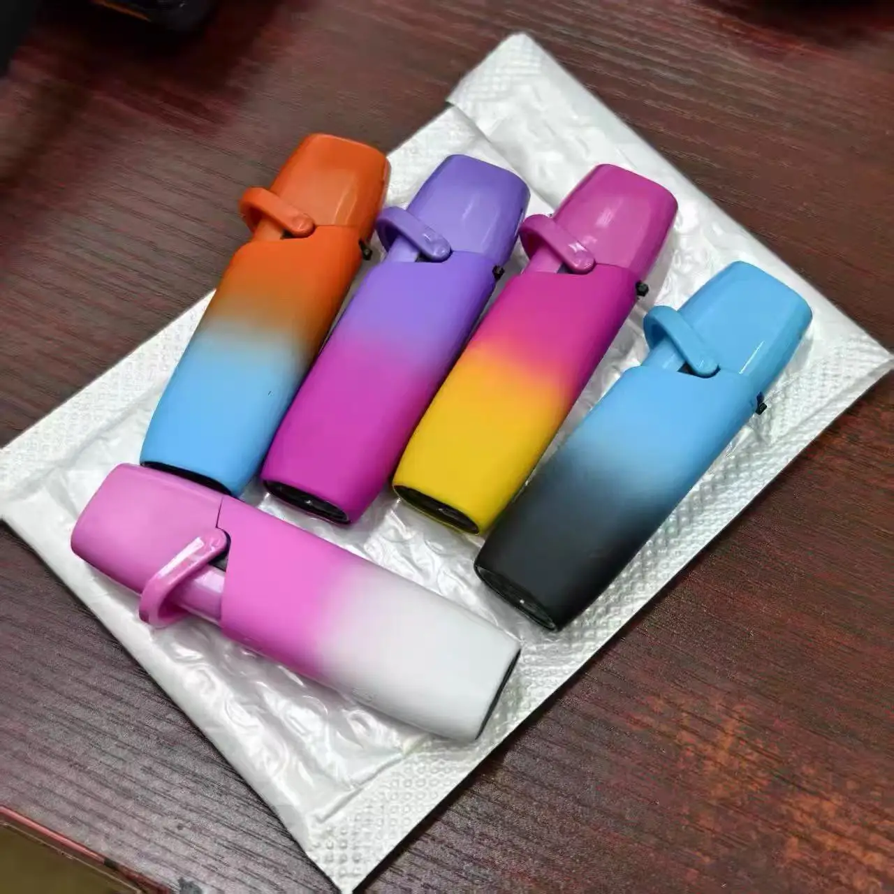 

Windproof Outdoor Metal Gradient Rocker Arm Lighter with Pink Flame Jet Portable Butane Gas Lighter Fashionable Smoking Gift