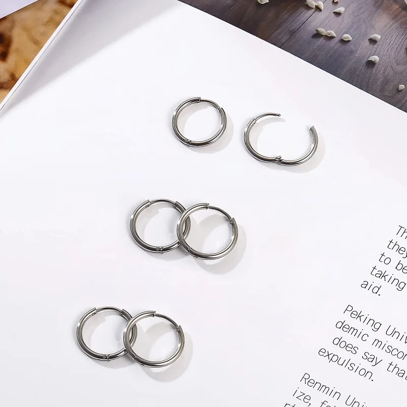 1,6 mm einfache chirurgische Edelstahl-Huggie-Creolen für Damen und Herren – Knorpel-Ohrpiercing-Schmuck – Detail 3
