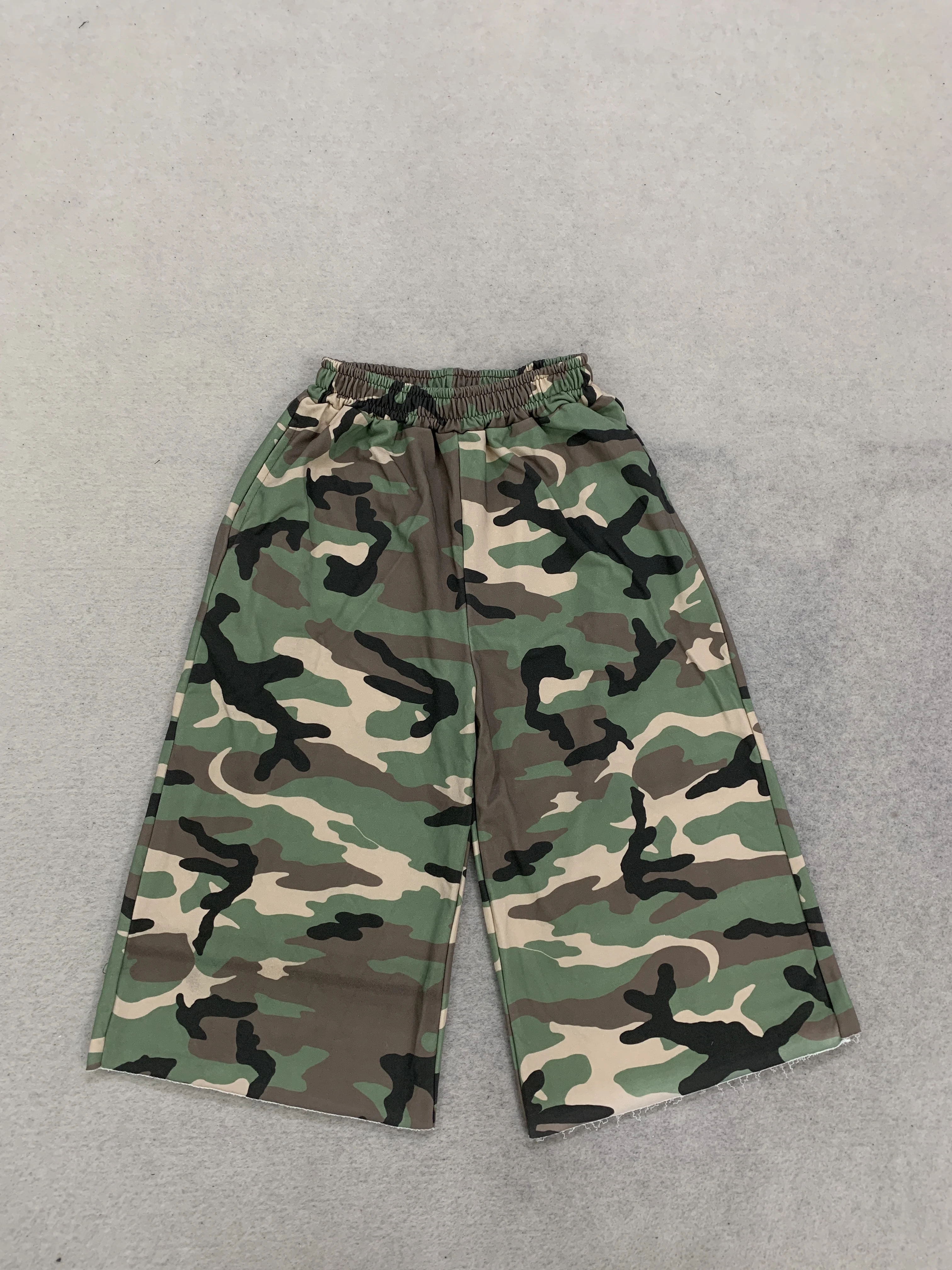 American Retro Street Camouflage Five-point Shorts Loose Wide Legs Elastic Waist Raw Edge Broken Edge Design Casual Women's Pant