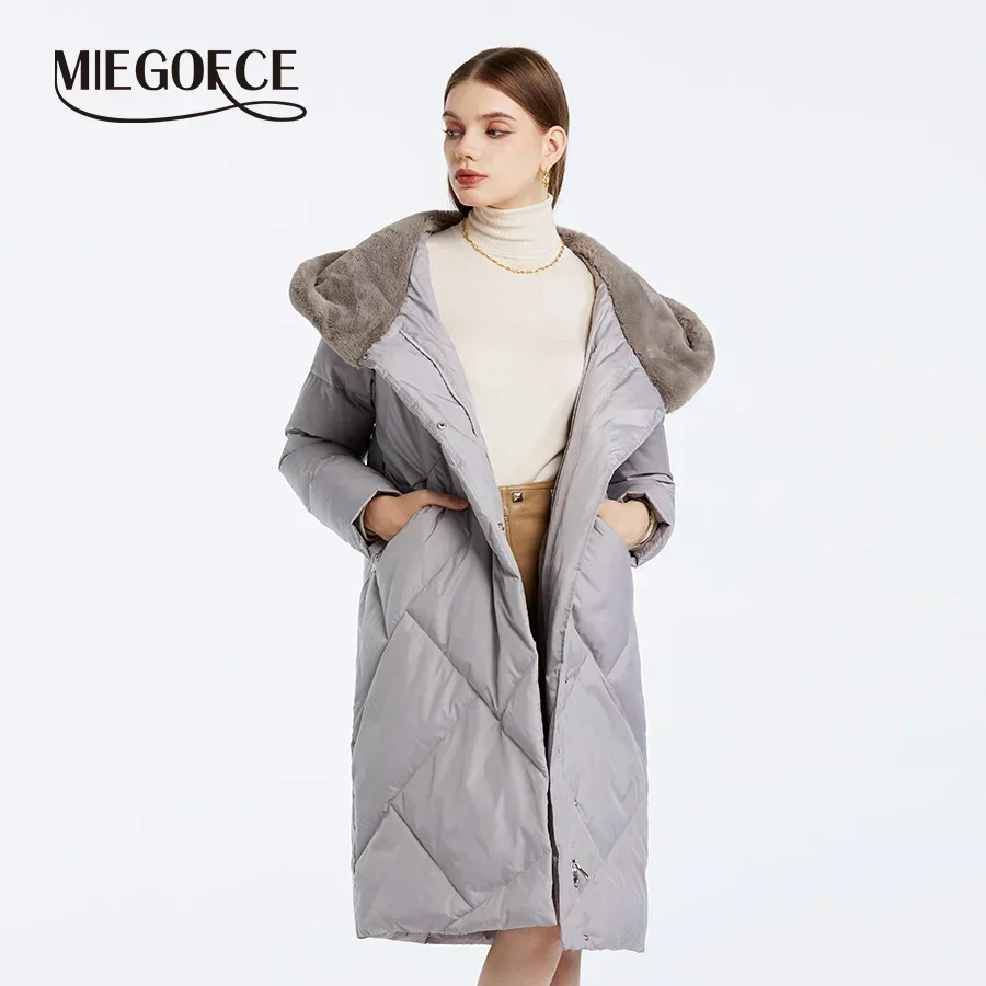 MIEGOFCE-Parkas de algodón para mujer, abrigo de manga larga con cuello de piel sintética a la moda, chaquetas acolchadas con capucha a prueba de viento D23708