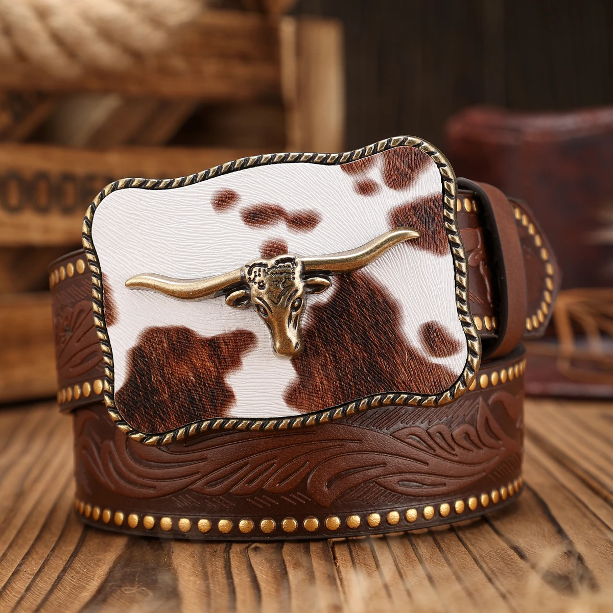 A PU Belt Suitable for Both Men and Women, Combining the Style of Western Denim and Retro, Is Perfect for Daily Casual Outings