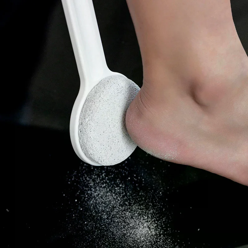 1 قطعة فرشاة الخفاف التقشير ملف القدم مزدوجة الوجهين مقبض طويل العناية بالحجر الغسيل مقشر فرشاة الجسم