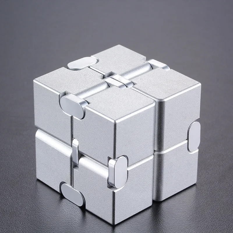 Infinity Cube Aluminiumlegierung Robustes schweres Finger-Flip-Metall-Zappelspielzeug Erwachsene und Kinder Angst Stressabbau ADHS ADD Gadgets