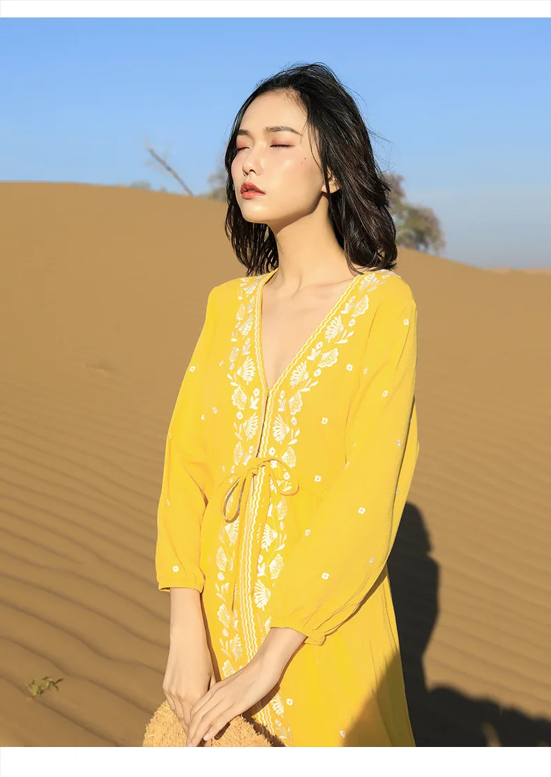 2025 vestido de mujer de estilo étnico Retro bordado Floral Casual Vestidos de playa bohemio vacaciones en la playa Midi Vestidos femeninos