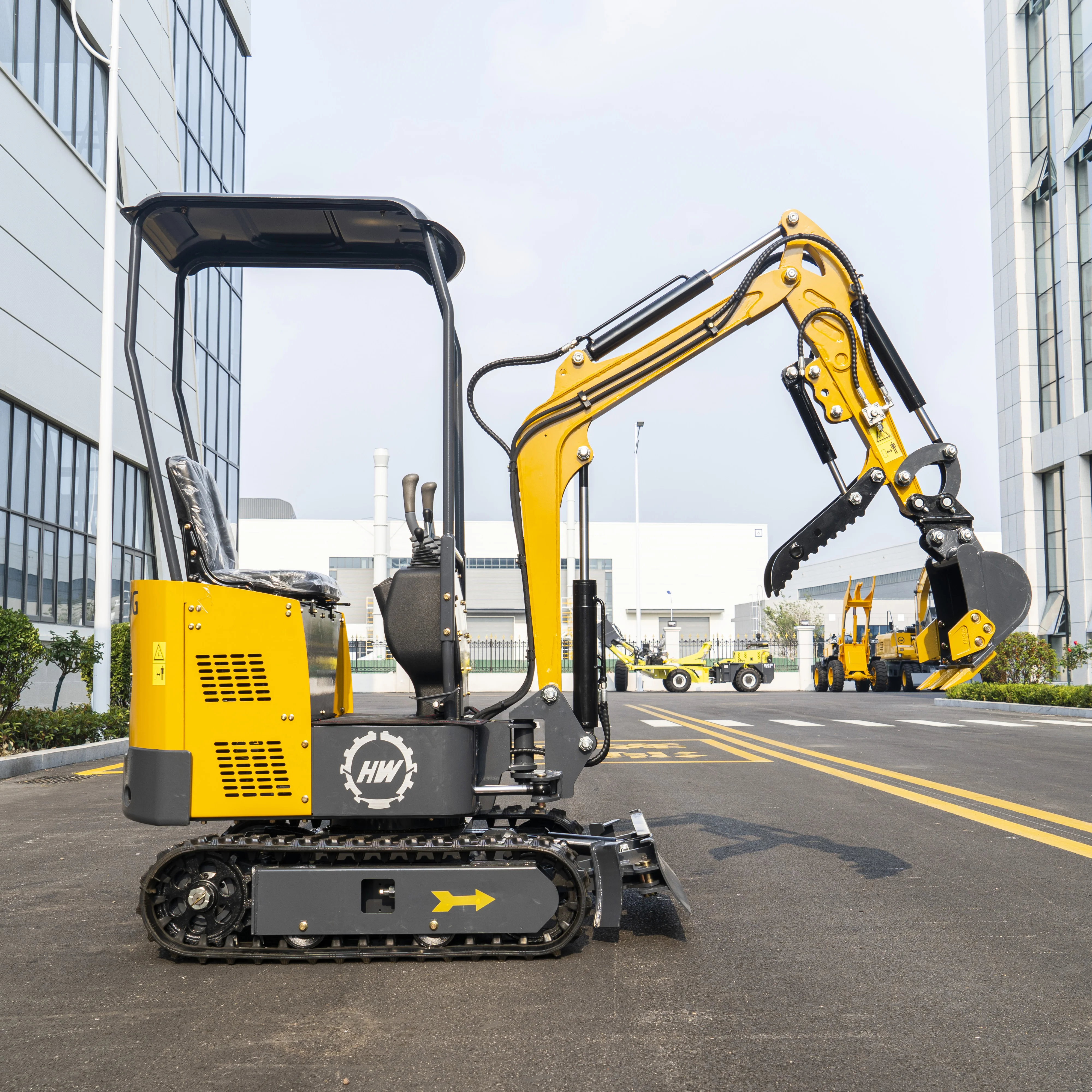 รถขุดไฮดรอลิกแบบตีนตะขาบ HW-15 ขนาด 1.5 ตัน เครื่องยนต์ดีเซล รถขุดขนาดเล็ก รถแทรกเตอร์ขุดขนาดเล็กจากจีน รถขุดขนาดเล็กสำหรับงานก่อสร้าง อุปกรณ์ก่อสร้างแบบกำหนดเอง