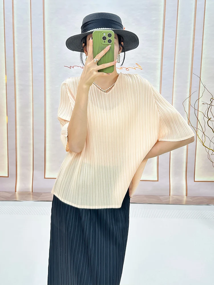 

Loose Women's V-neck T-shirt Summer New Style Simple Pure Color Pleated Casual Silk Top by Sanza Art Creation