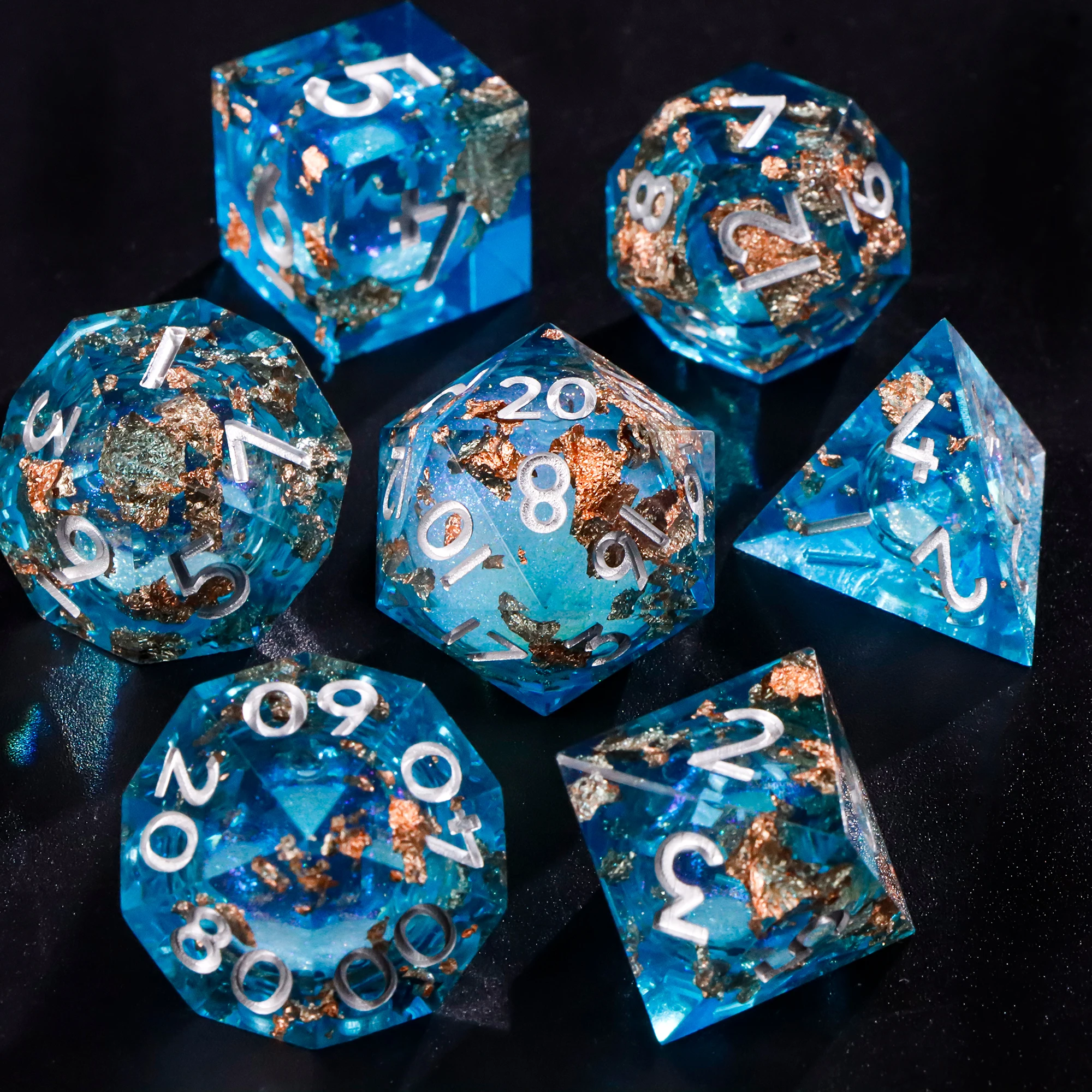 

Liquid Sand Resin Dice Set for DND RPG Games, 7-Piece Polyhedral Dice with Glitter Floating in The Center, Unique Gift for Gamer
