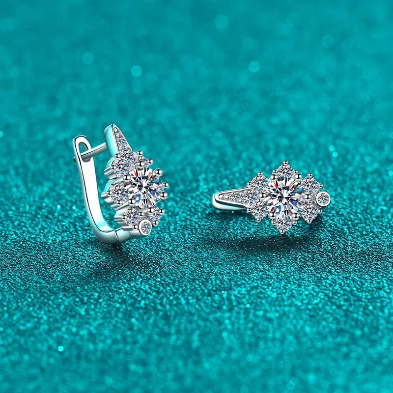 Eye-catching! 0.5ct Moissanite 18k White Gold Hoop Earrings for Women, Versatile & Stylish Ear Buckles Sparkling Fine Jewelry