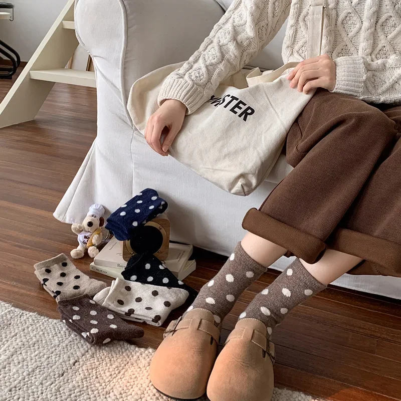 1 Pair Casual Comfortable Polka Dot Women's Mid Length Socks Autumn Winter Thick Warm Stacking Socks Fashionable Women's Socks