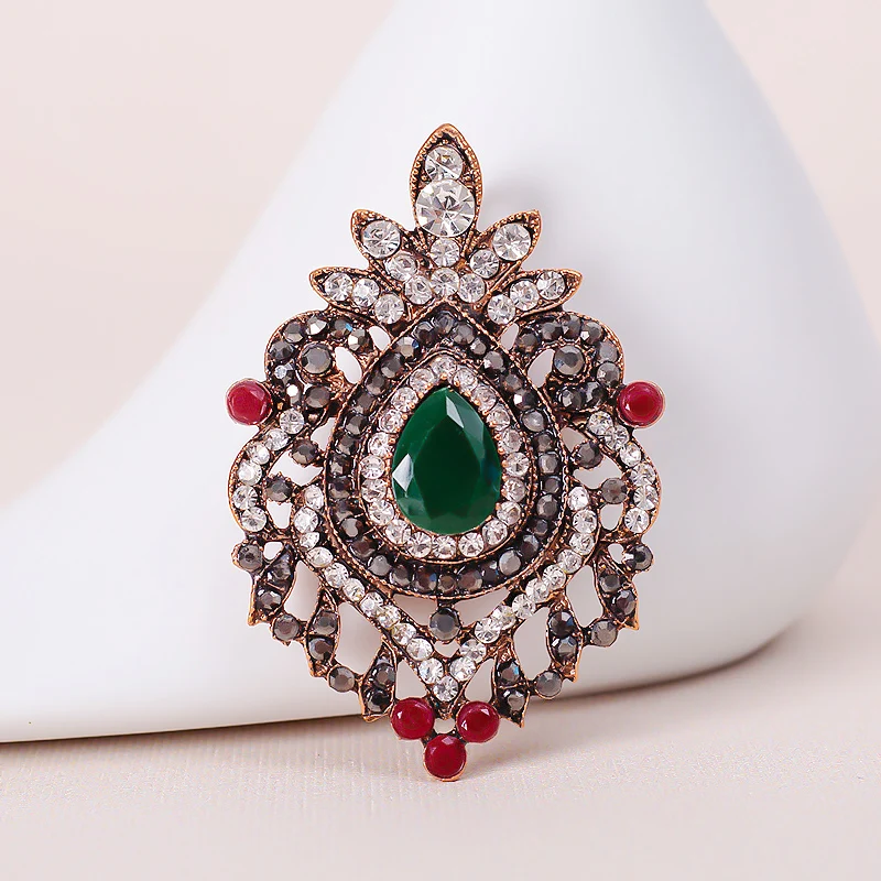 New Brooch Round Vintage Beauty Head Gem Women's Clothing