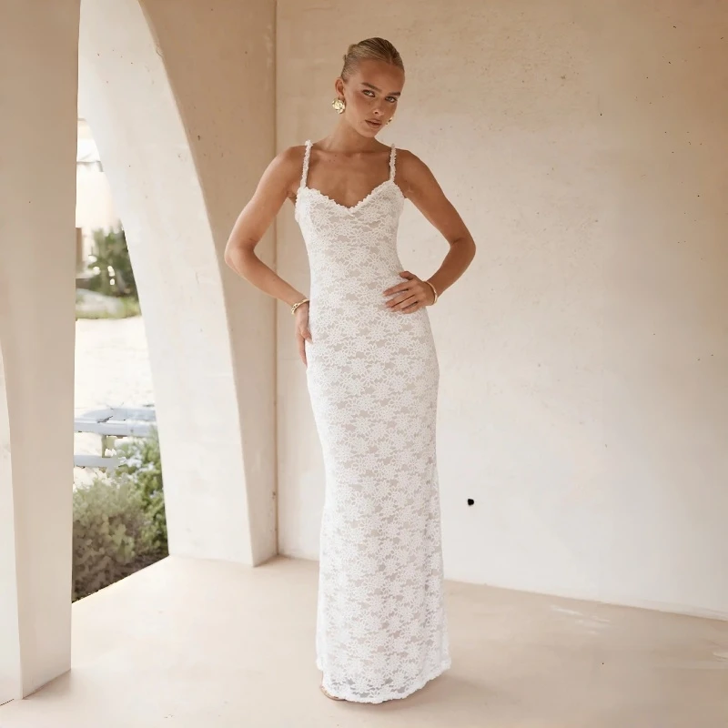 

Элегантное вечернее платье-футляр с V-образным вырезом, на тонких бретелях, с кружевом, открытой спиной и поясом, тренд Весна-Лето 2026