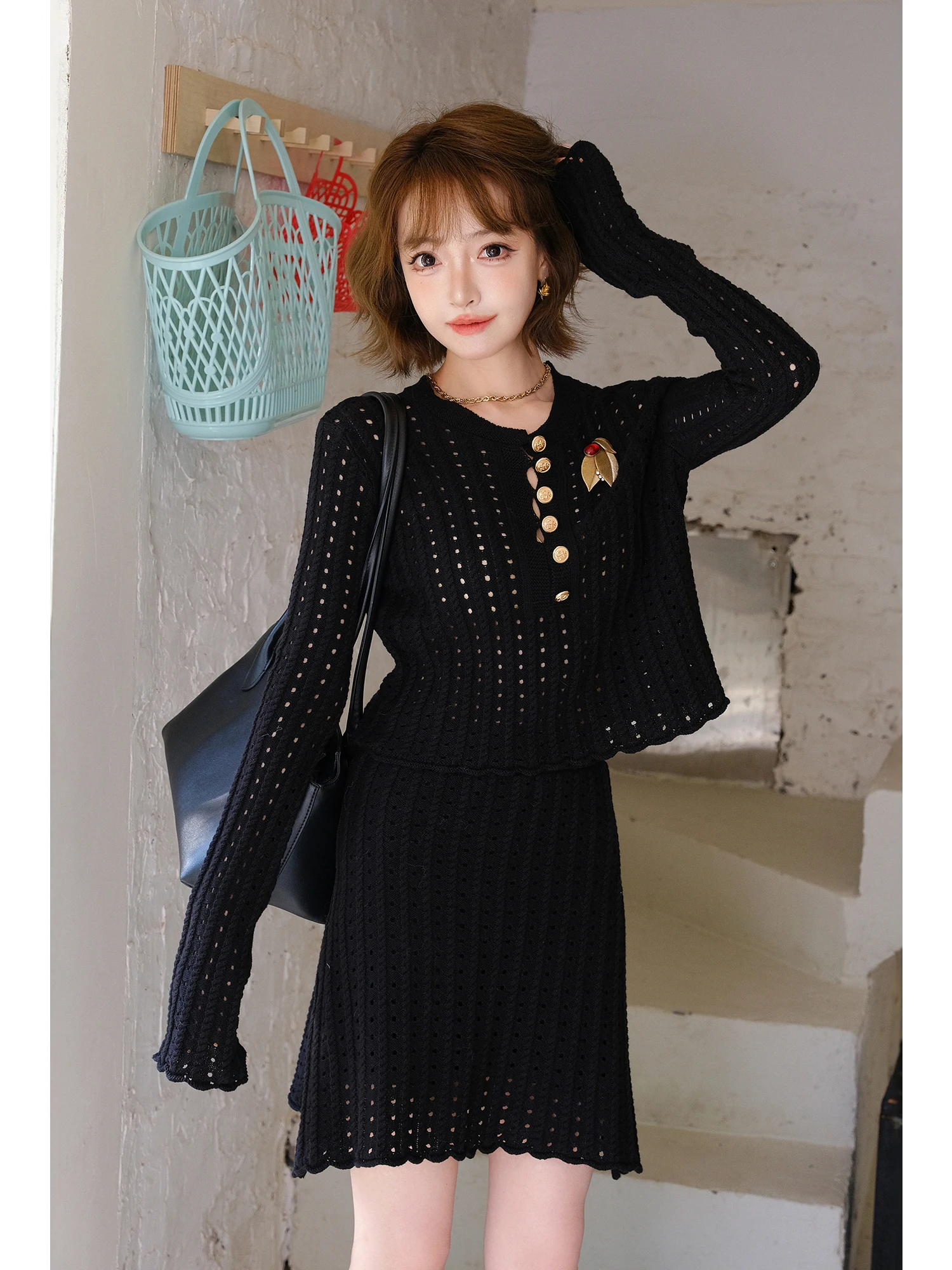 

MIUCO Bla Miu Sle Knitted Hollow out Long Sve Top And ort Skirt Two Piece Set Faionable Ele French Country Sle