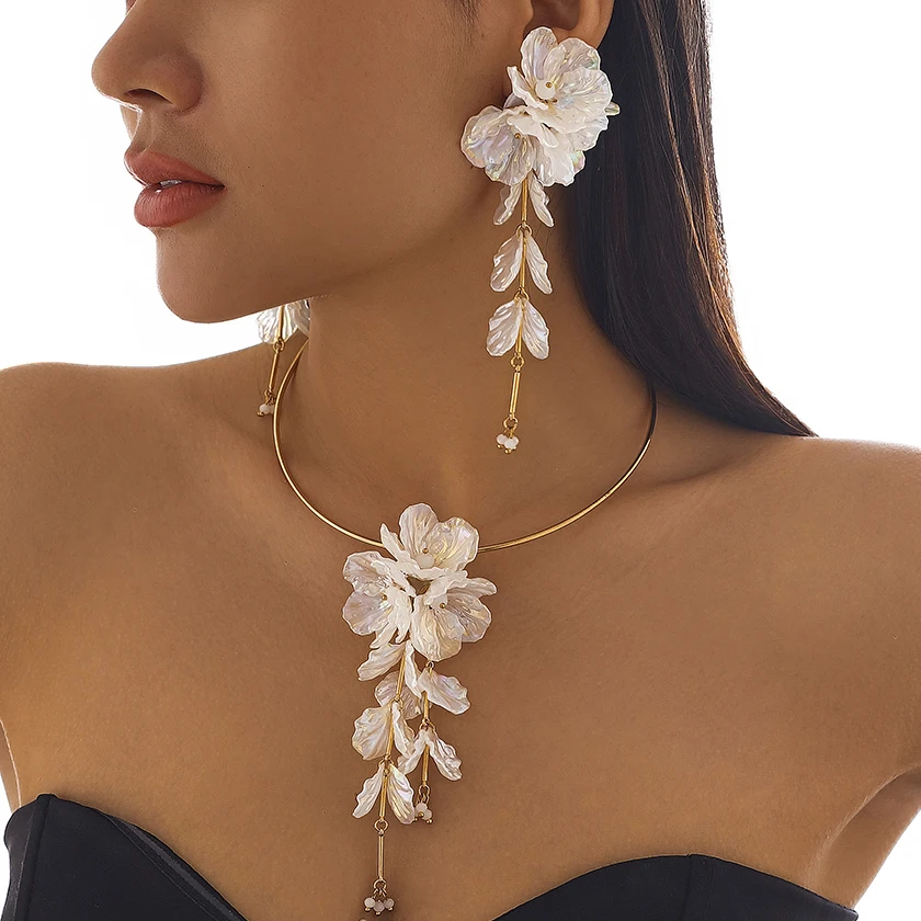 Creative Punk Torques Chain Necklace and White Flower Drop Earrings Set