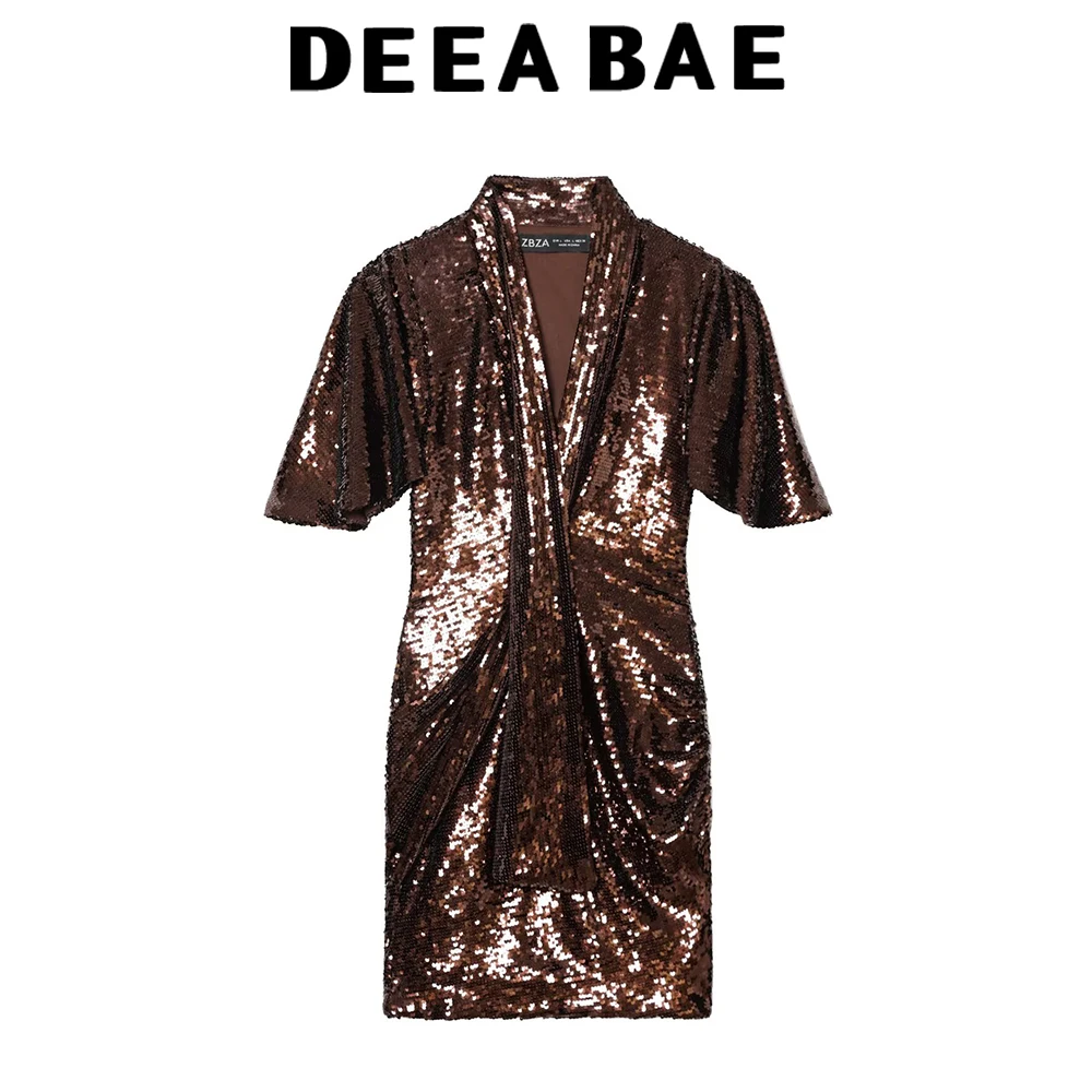 เดียบาเอ 2025 ฤดูหนาว แฟชั่นใหม่สำหรับผู้หญิง สไตล์สลิม กระชับสัดส่วน ชุดเดรสสั้นแขนสั้นประดับลูกปัด