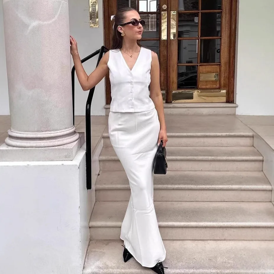

2025 Autumn V-Neck Vest Set Women'S Commuting White Top Long Skirt Two-Piece Set