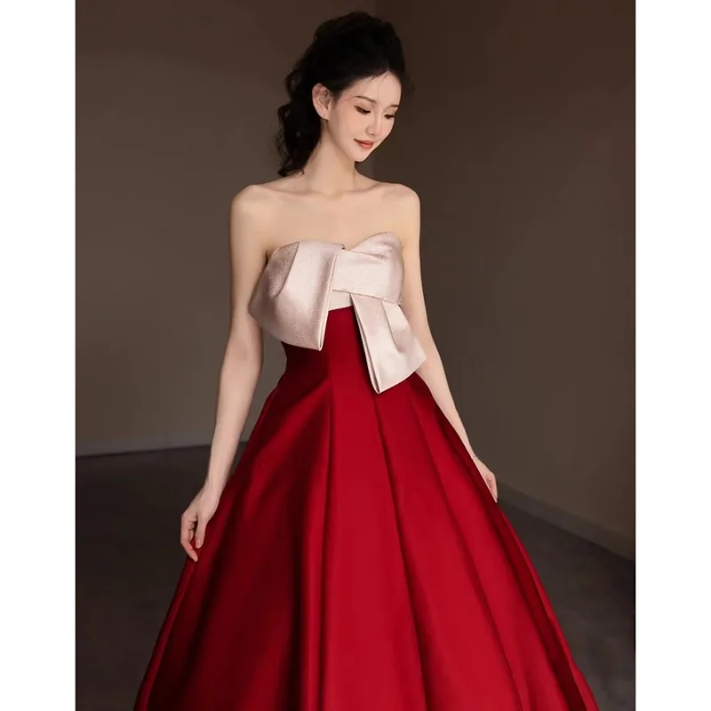 

Toasting chest new wine-red niche elegant temperament dress