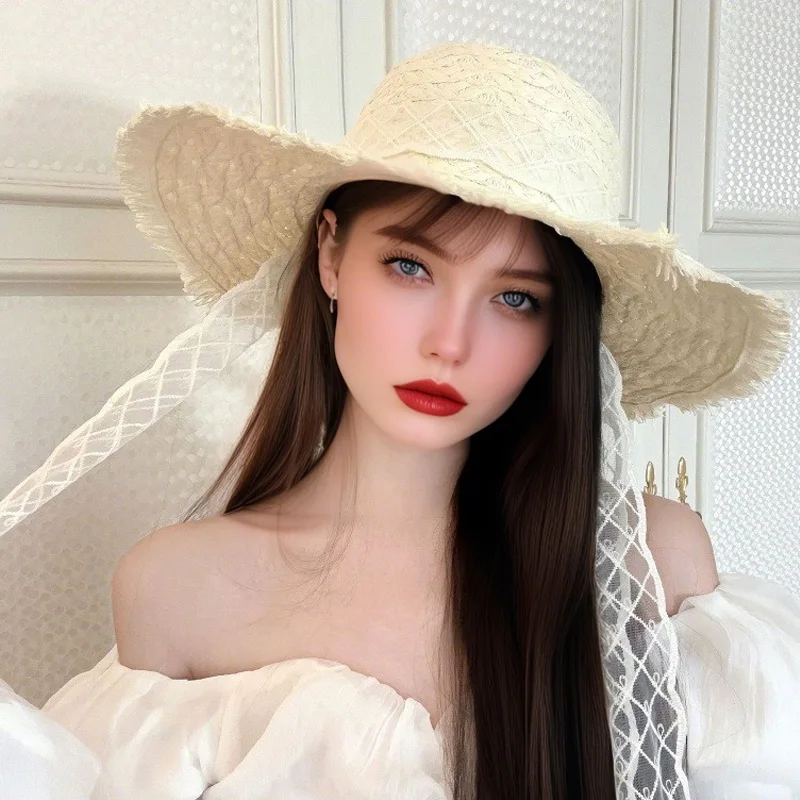 

Lace-trimmed ribbon woven straw hat, wide-brimmed sun hat, and beach shade straw hat.