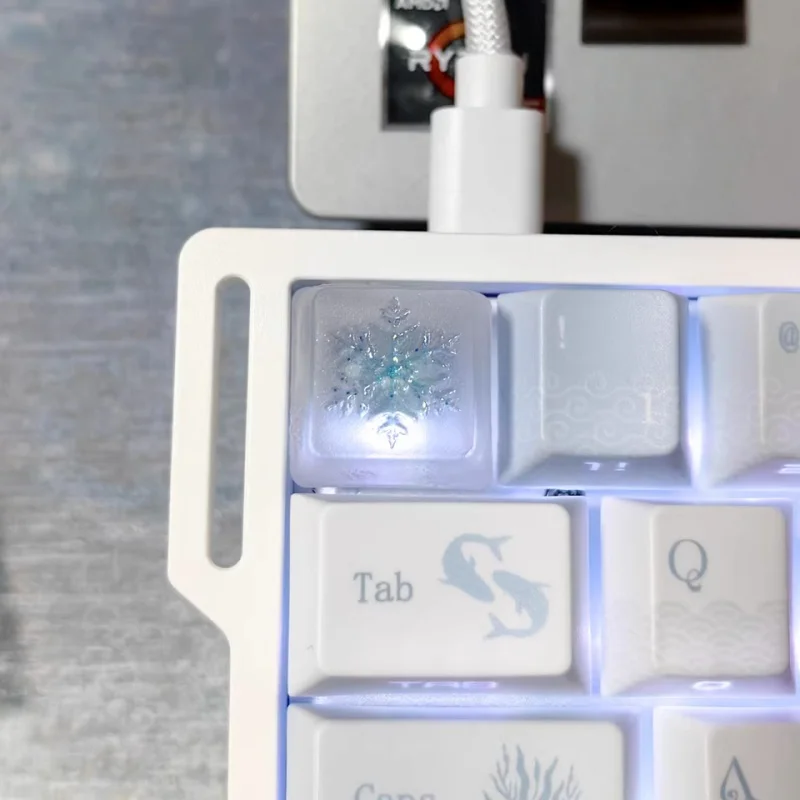 

Кейкапы «Снежинка»: Прозрачные, милые, с эффектом «Снежный туман», с эпоксидным покрытием, для механических клавиатур, подарок для кастомизации