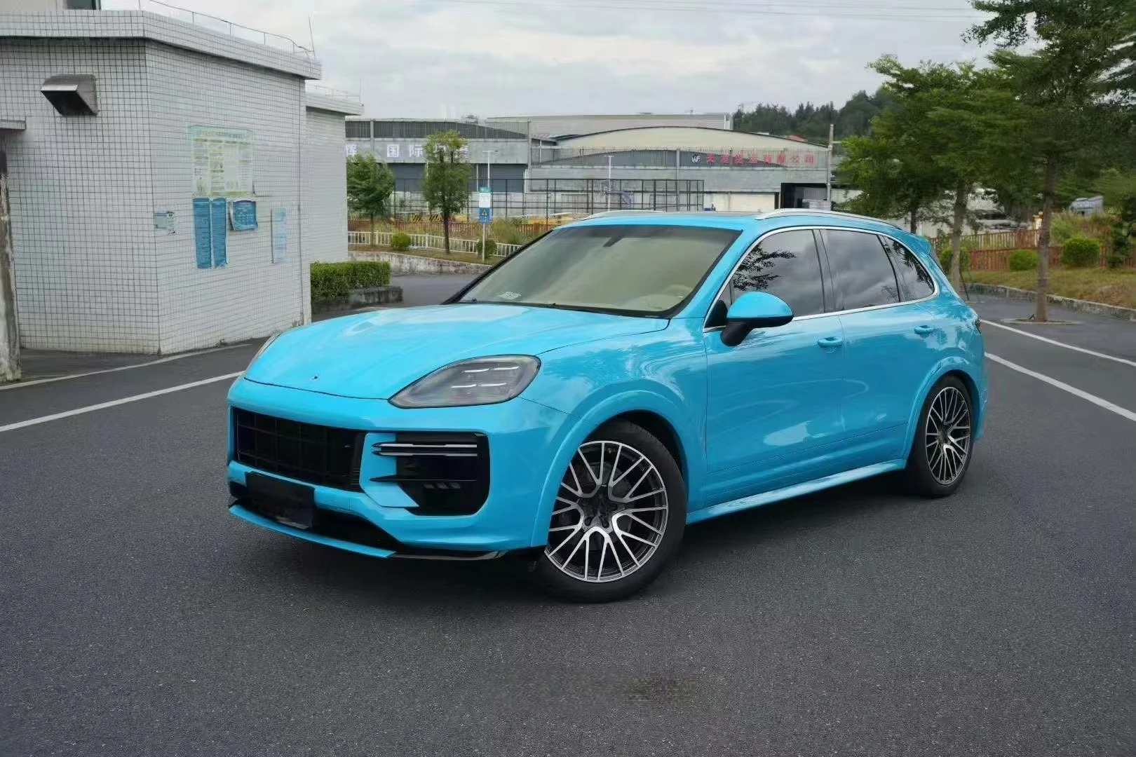 New Body Kit for 2011-2017 Cayenne Models 2024 Version Includes Bolts PP+ABS Material Front/Rear Bumper Headlights Taillights