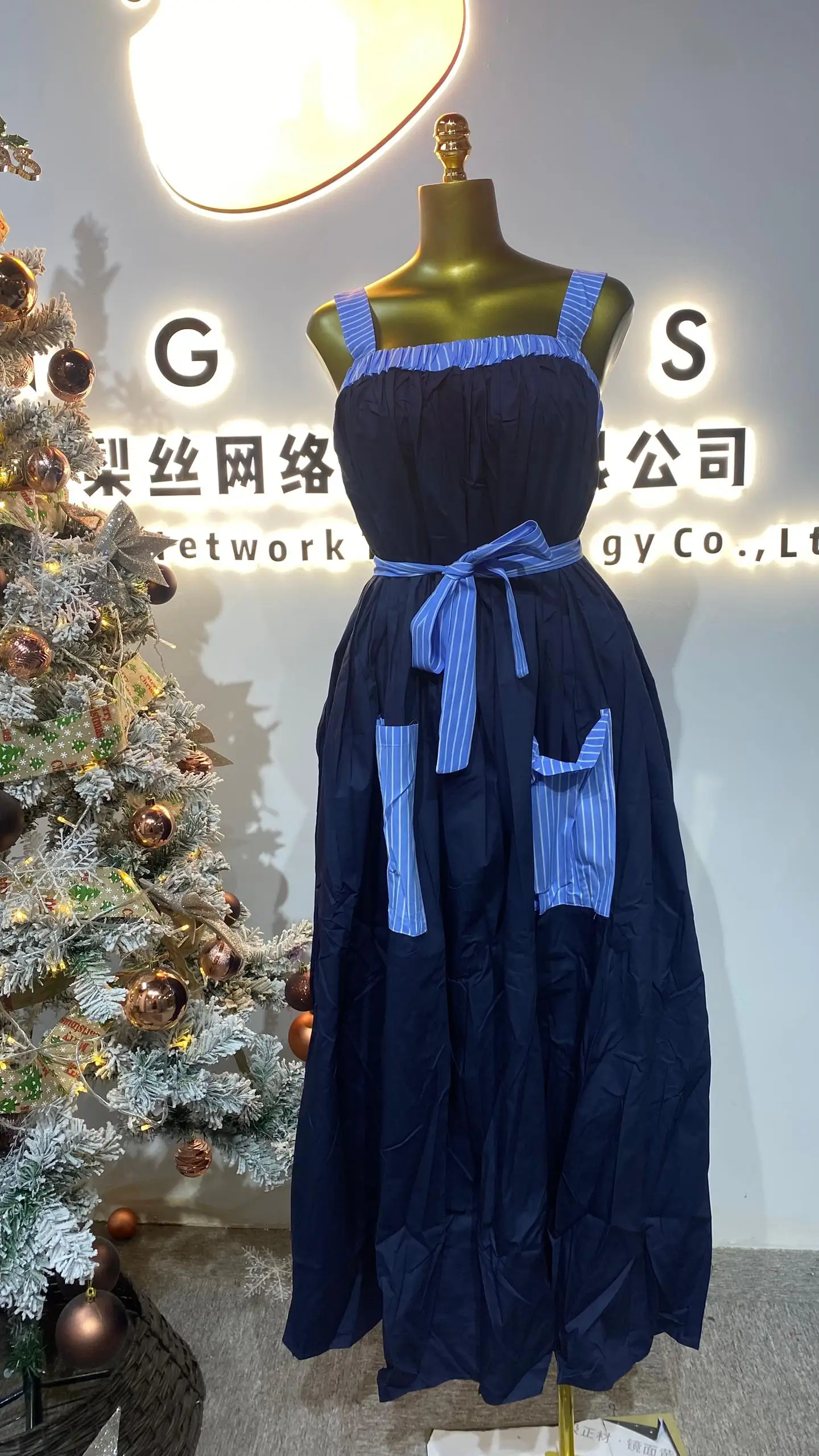 

2025 Women's Summer Sleeveless Dress Holiday Beach Maxi Dress-GZMM013
