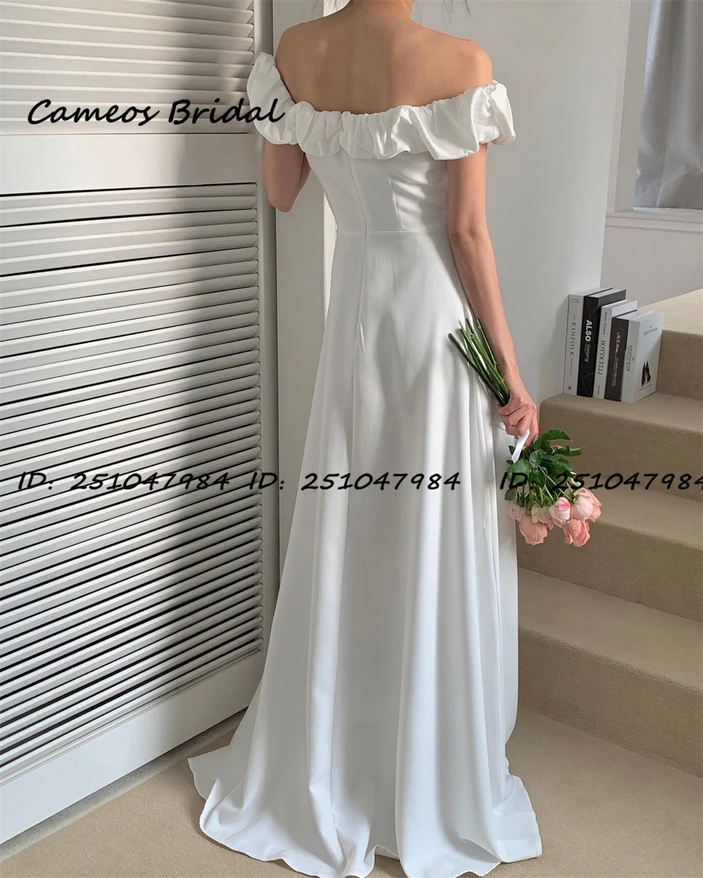 Sondr Off Shoulder Custom Made Ruches Ivoor Satijn Trouwjurken Korte Mouwen