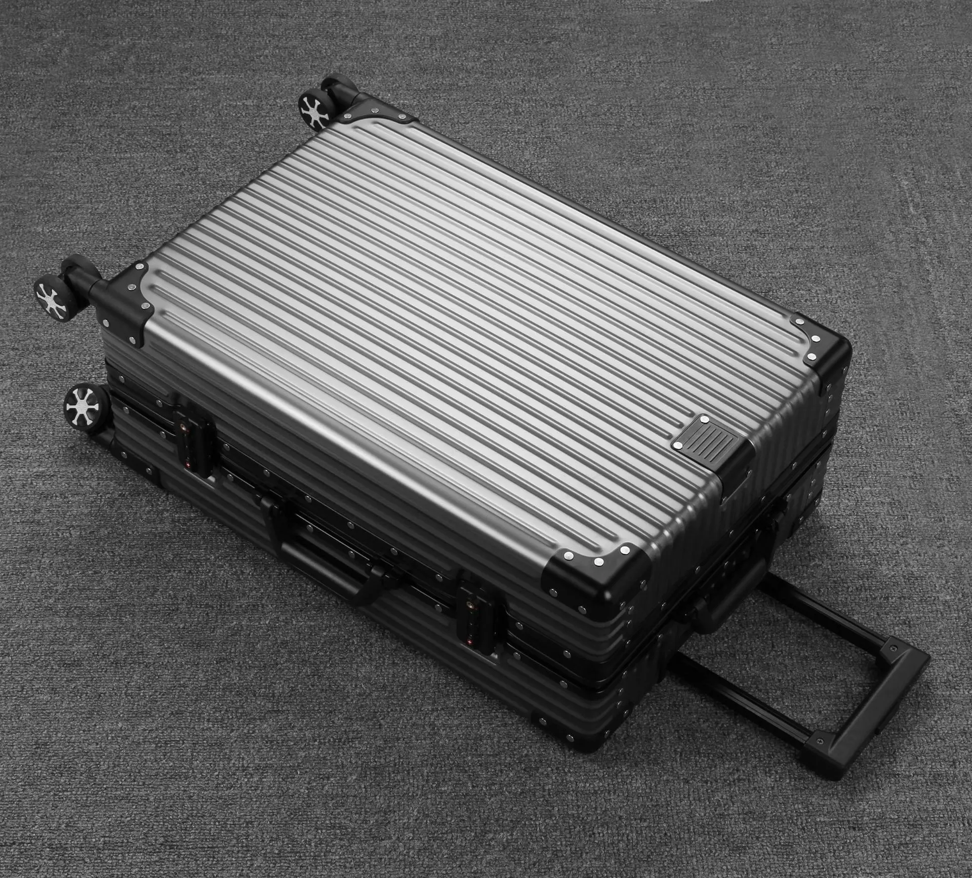 

Metal aluminum-magnesium alloy trolley case, male 240,000 wheel, female suitcase 20 inches, business suitcase, hard 29