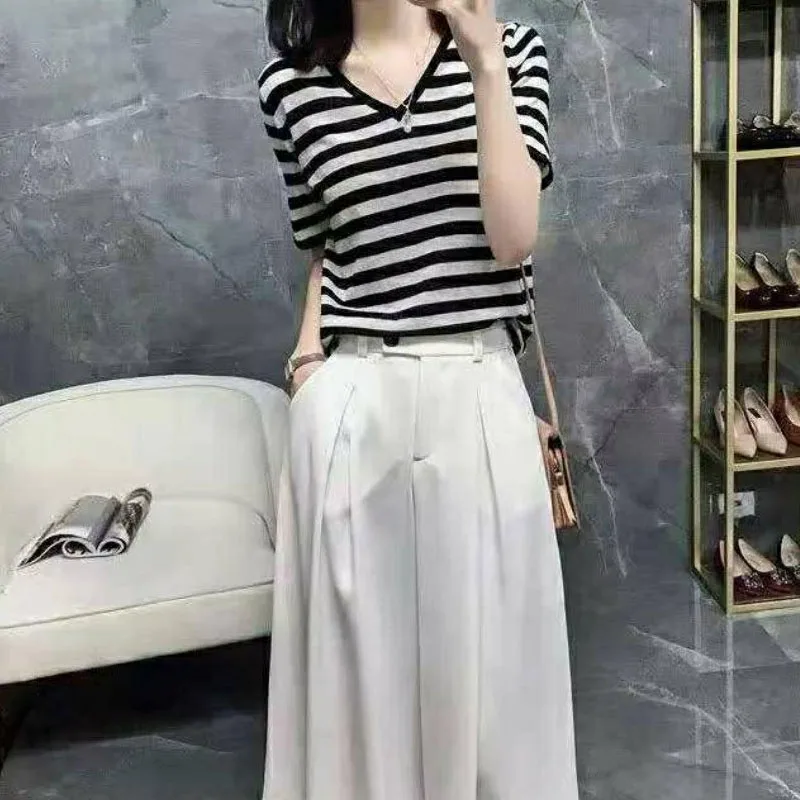 Women\'s Clothing Casual Comfortable Striped V-Neck T-shirt Summer Fashion All-match Simplicity Short Sleeve Tops for Female