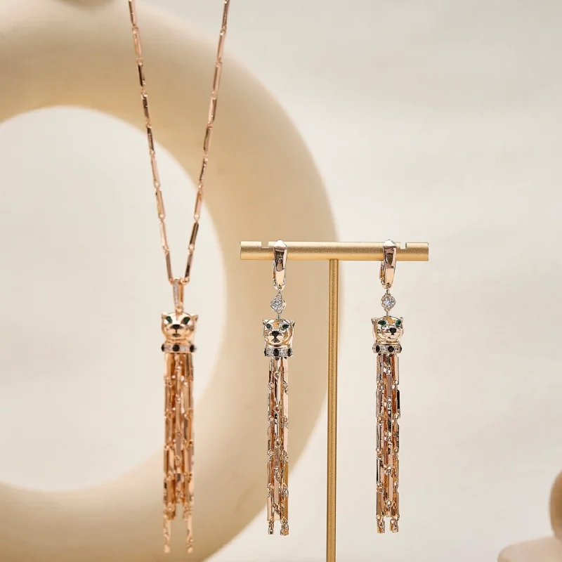 

Дизайнерская коллекция Стиль вечерние ожерелья Серьги Инкрустация кубическим цирконом Кисточки Леопардовый кулон Позолоченные комплекты ювелирных изделий