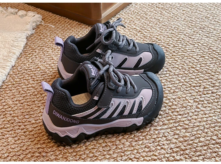 Kinder-Sportschuhe mit Zehenschutz, Weiche Sohle, Atmungsaktive Mesh-Laufschuhe für Kinder, 2026 Brandneue Schüler-Sneakers mit Klettverschluss – Detail 5