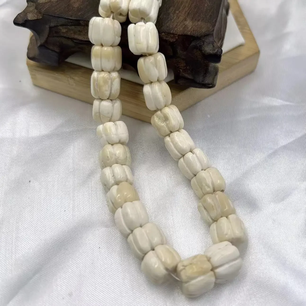 

12-14mm 17-20inch White Vintage Pumpkin Halloween Natural Sea Bamboo Coral Men Jewelry Short Necklace