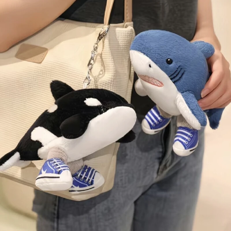 

Милая плюшевая игрушка в виде акулы, итальянский мозг, животные Tralalero Tralala, мультяшная мягкая кукла с искусственным интеллектом, подвеска, креативный декор комнаты, подарки, игрушки