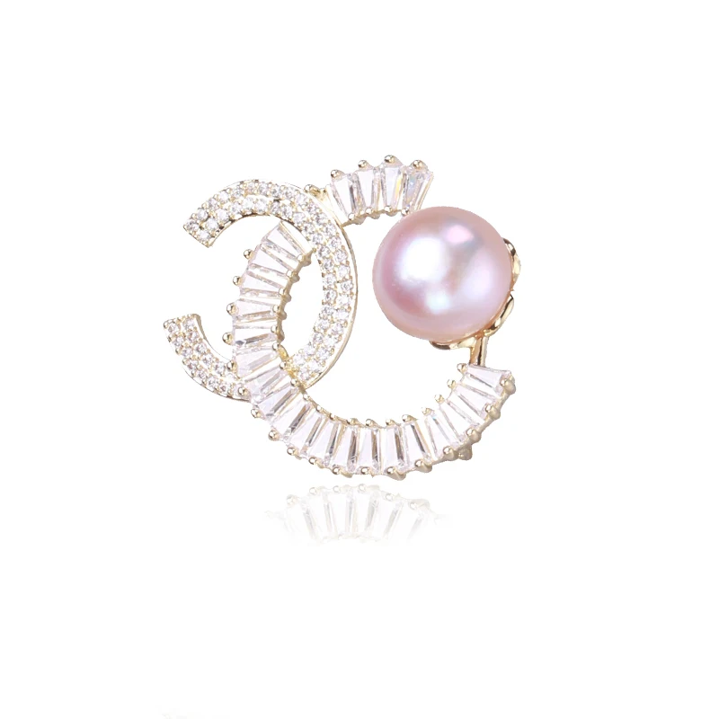 New Elegant Pearl Double C brooch Trend Fashion Copper Alloy Zircon brooch Versatile Breastflower