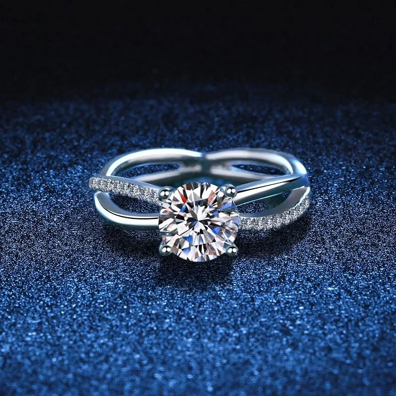 

S925 Sterling Silver 4-Prong Cross Openwork Ring 1ct Moissanite Elegant Wedding Band for Women