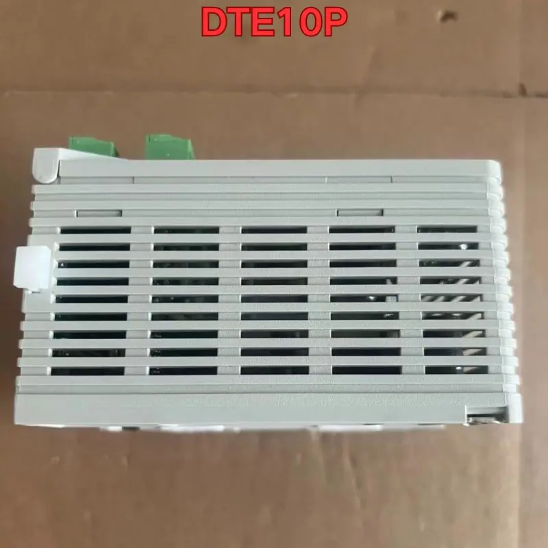 Second-hand temperature controller DTE10P function test is normal