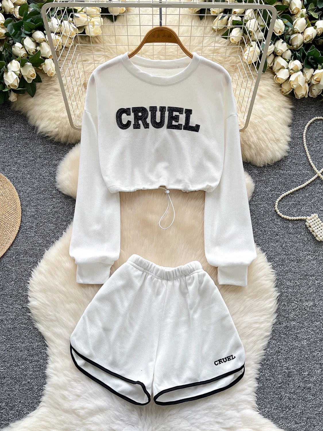 

Модный женский спортивный костюм: лонгслив и брюки с высокой талией и широкими штанинами, свитшот на шнурке, осенняя одежда