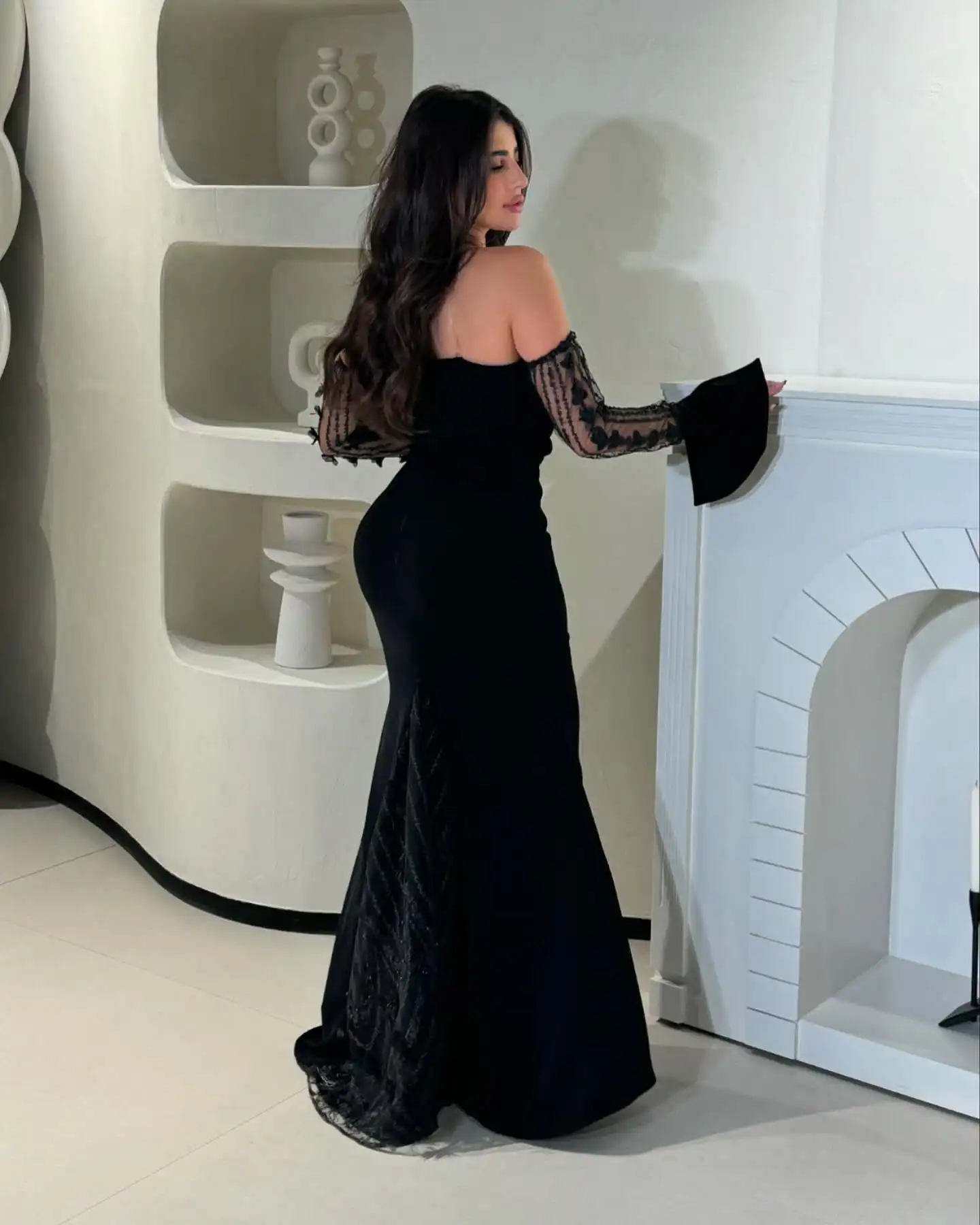 Customized Exquisite Black Jersey Evening Dresses Modern Lace Strapless Prom Dress Detachable Sleeve Sweep Train Robe de soirée