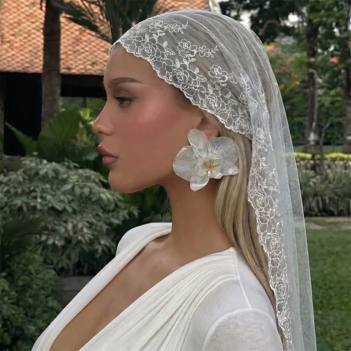 Vintage Floral Lace Headscarf Women Tulle Bandana Tie Back Hair Wrap Elegant Neck Scarf Bridal Beach Cover Hijab Head Scarf