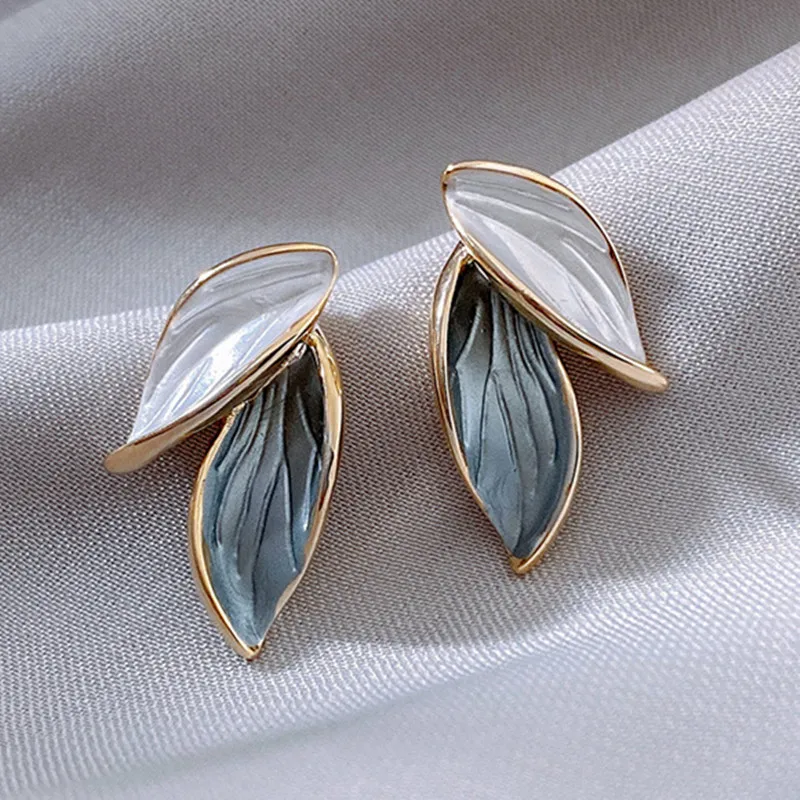 New Korean Arrival Metal Trendy Fresh Lovely Sweet Grey Leaf Stud Earrings For Women 2024 Fashion Jewelry