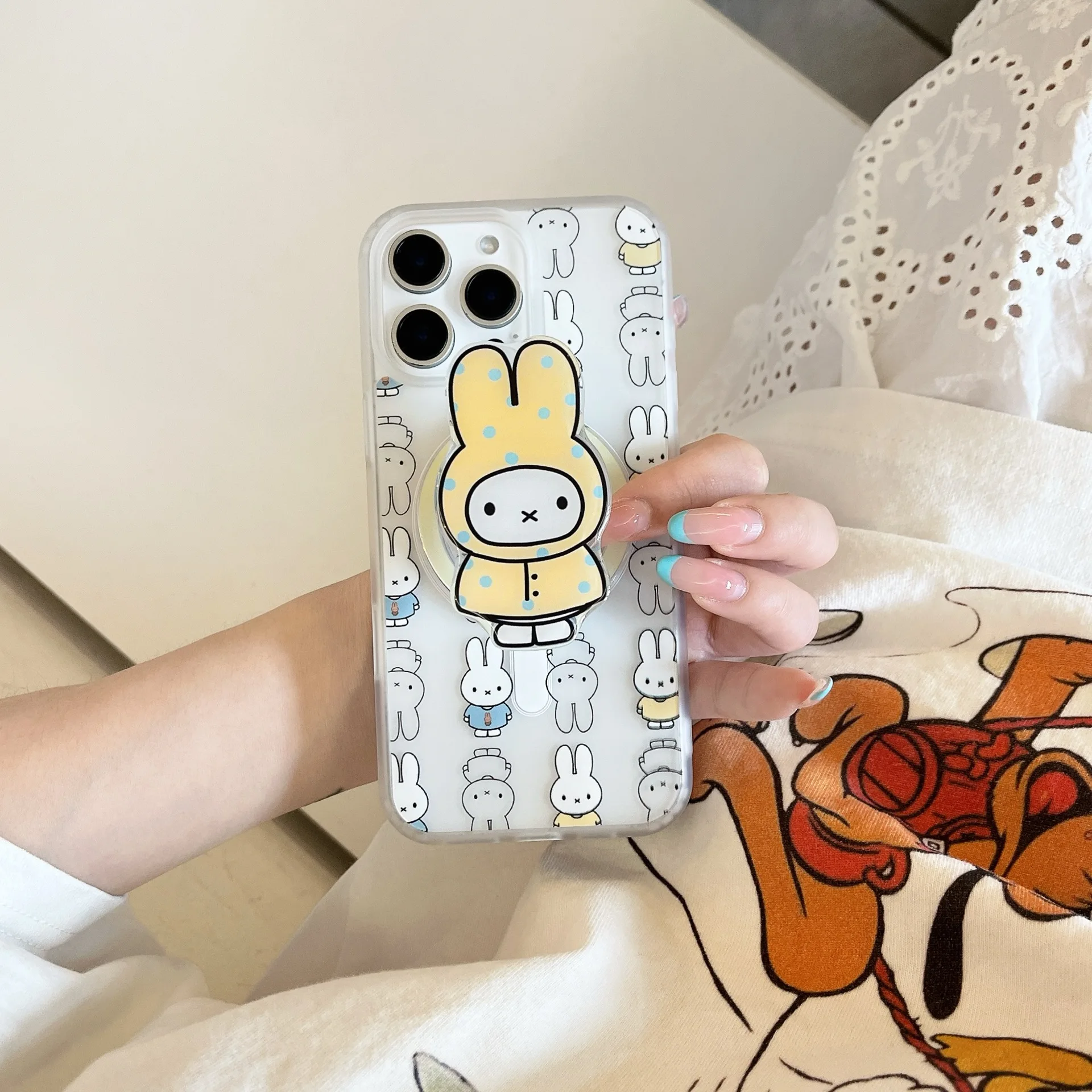 Funda de teléfono Kawaii Miffy, funda de teléfono de conejo Miffy de pantalla completa adecuada para Iphone 15 Pro, impermeable de dibujos animados, soporte magnético Miffy
