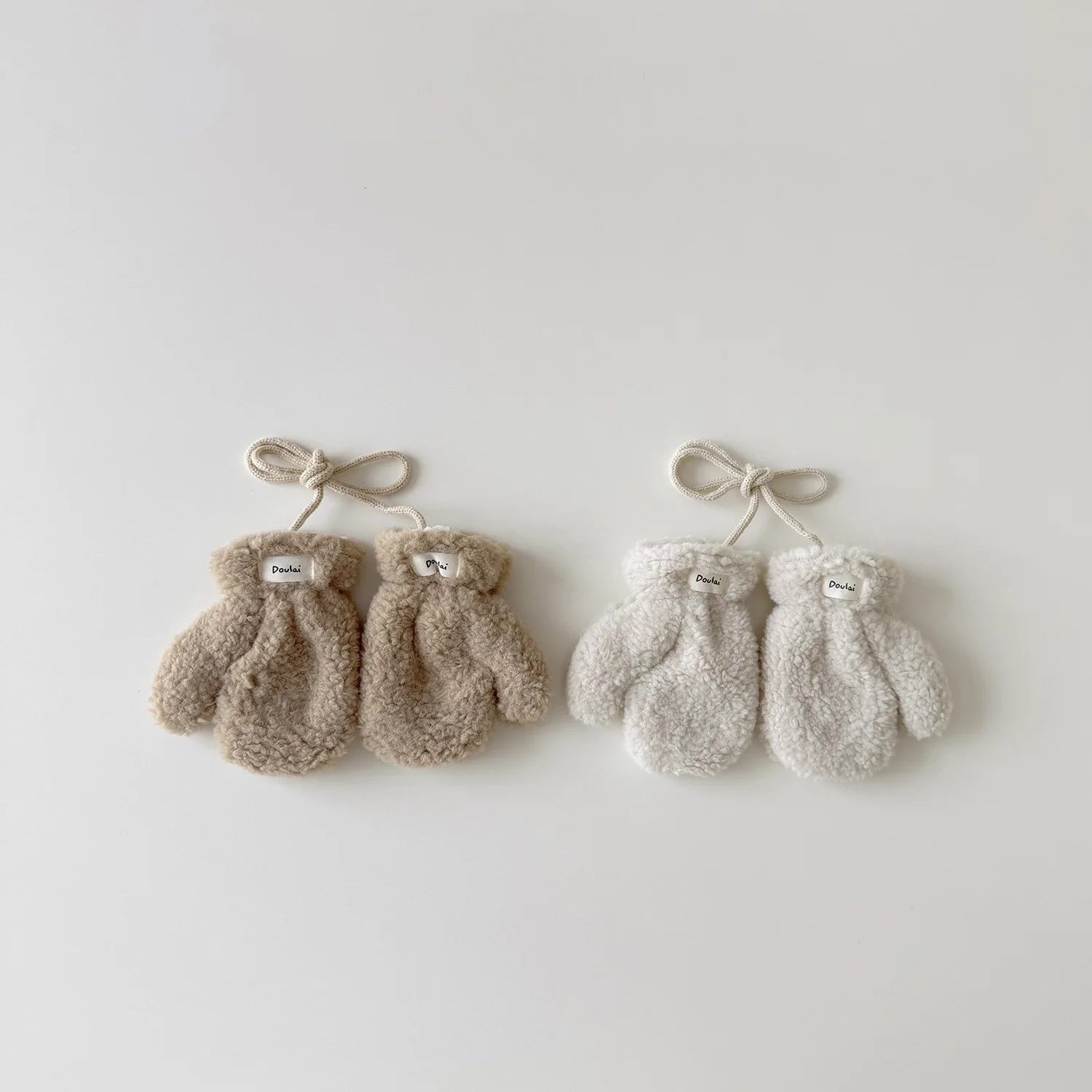 Thickened Lamb Velvet Gloves for Babies Winter Warm Windproof Fingerless Hanging Neck Cute Boys And Girls Autumn Winter ﻿
